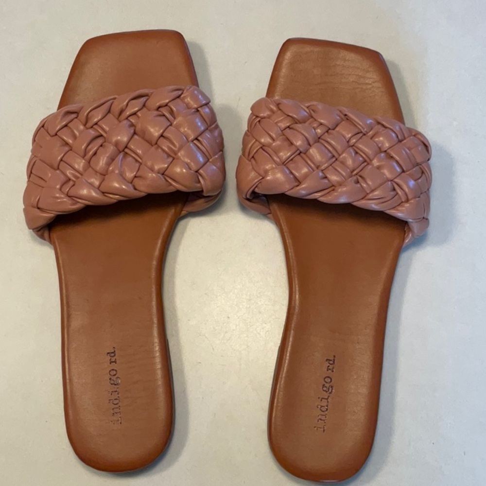 Indigo rd. Sandals new